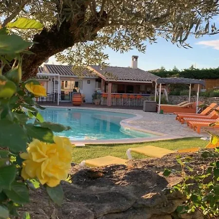 Le Domaine De Charline De 1 A 35 Personnes Maison d'hôtes *