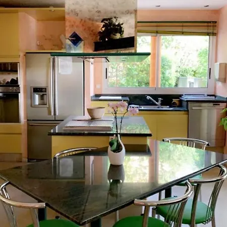 查林别墅酒店 4* Issel