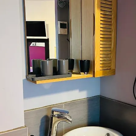 Le Domaine De Charline De 1 A 35 Personnes 4* Issel