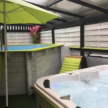 Le Domaine De Charline De 1 A 35 Personnes 4* Issel