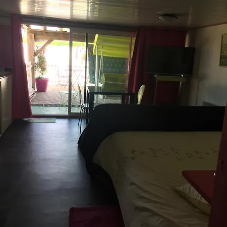 Le Domaine De Charline De 1 A 35 Personnes Maison d'hôtes Issel