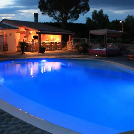 Le Domaine De Charline De 1 A 35 Personnes Maison d'hôtes Issel
