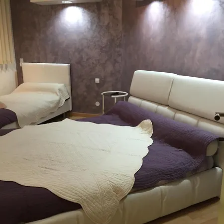 Le Domaine De Charline De 1 A 35 Personnes Guest house *