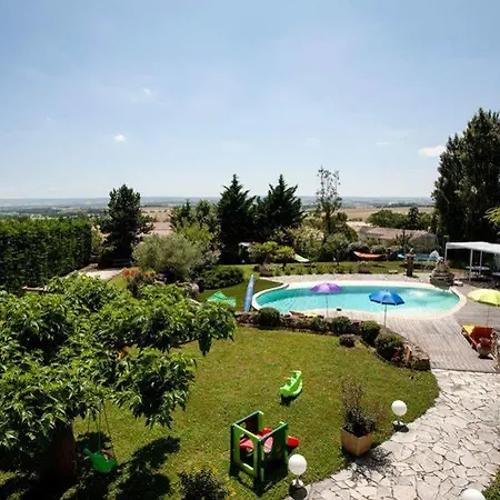 Le Domaine De Charline De 1 A 35 Personnes Guest house