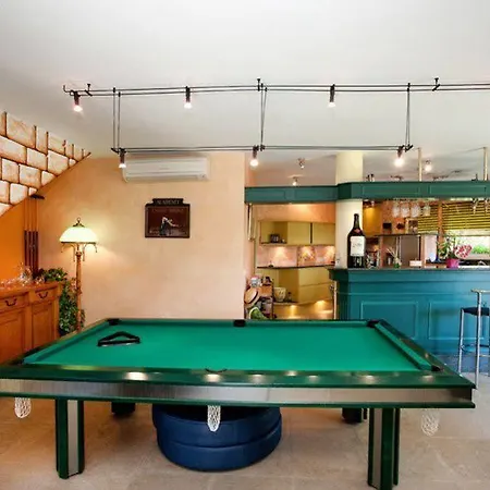 Le Domaine De Charline De 1 A 35 Personnes Guest house