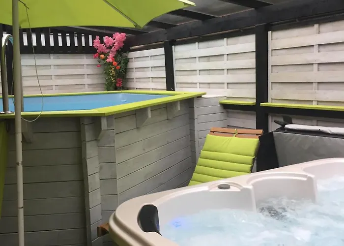 Le Domaine De Charline De 1 A 35 Personnes 4* Issel
