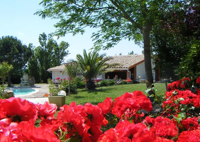Le Domaine De Charline De 1 A 35 Personnes 4* Issel
